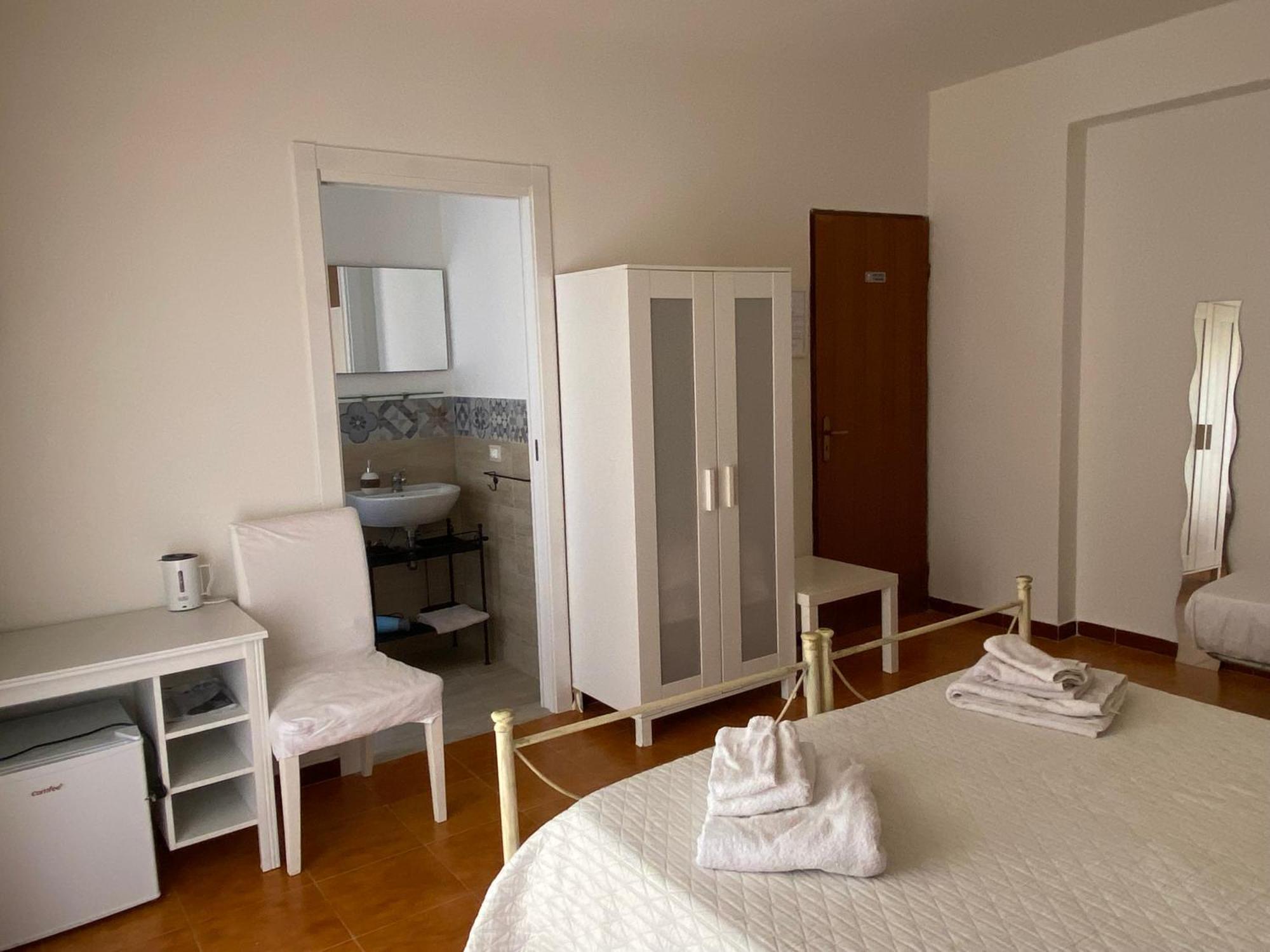 Dragonfly Rooms New Trapani Eksteriør bilde